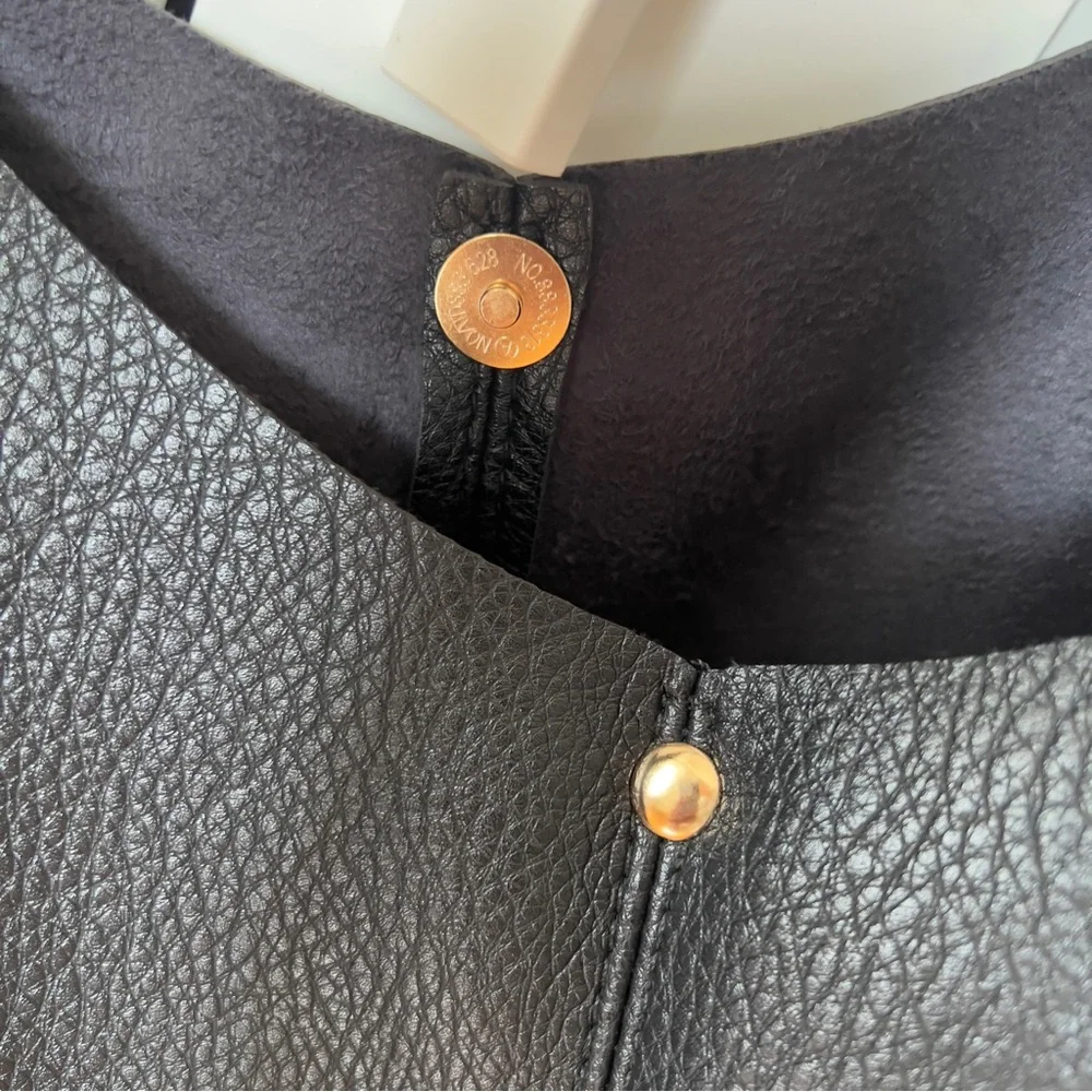 THE LOVE KNOT FAUX LEATHER BAG